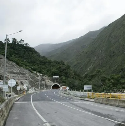 Parte de la vía Bogotá-Villavicencio, en nota sobre cierre preventivo