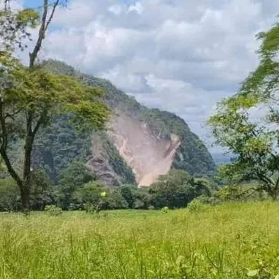 Foto de arenera en Restrepo, en nota sobre temblor en Colombia y video de derrumbe cerca a El Calvario (Meta) por el sismo.