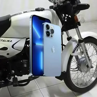 En Soriana esta motocicleta Italika tiene un precio menor que un Iphone