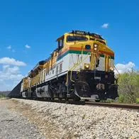 Tren que lleva agua a comunidades de La Guajira, de la empresa Cerrejón lleva dos semanas bloqueado.