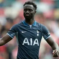 El defensor Dávinson Sánchez no seguiría en Tottenham, de Inglaterra, y buscaría nuevos retos en una nueva liga con uno de los equipos grandes.