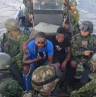 Un grupo de 5 hombres se entregaron al Ejército con un poderoso armamento y afirmaron que eran parte de las disidencias de las Farc.