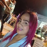 Una mujer fue asesinada en la puerta de su casa cuando llegaba de trabajar. Le dispararon el rostro y su hija estaba en la vivienda.