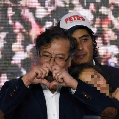 Foto de Gustavo Petro y Nicolás Petro, en nota de que el hijo mayor del presidente le tiró a a su papá al revivir enredo en mensaje a Laura Ojeda