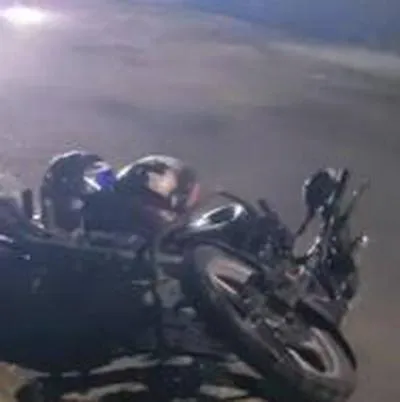 En la tarde de este domingo se confirmó el fallecimiento de un hombre, de 46 años, que se estrelló en su moto contra una palma, en Quindío.