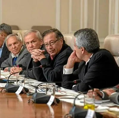 Gustavo Petro en consejo de ministros.