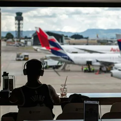 Aeropuerto de Pereira se paralizó por cometas que interferían trayectoria de aviones