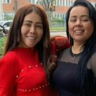 Yina Calderón y su madre, Merly Ome, a quien le publicó el número de celular para buscarle novio entre sus seguidores. La madre de la influencer mostró el resultado