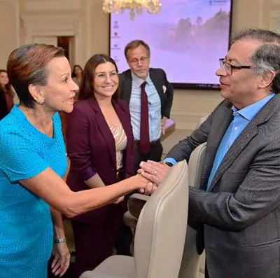 Foto de Gustavo Petro con delegación estadounidense, en nota de que el presidente tuvo reunión con congresistas de Estados Unidos: contó qué buscan