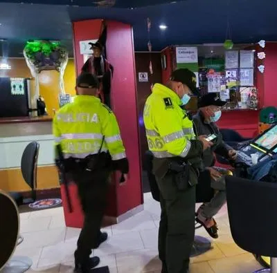 Adulto mayor murió por ataque que le dio cuando la Policía lo capturó en Bogotá. El hombre es señalado de insultar a los uniformados. 