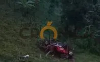 Jeep Willys rodó 50 metros al abismo en la vía Quimbaya a Filandia