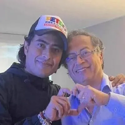 Nicolás Petro junto a Gustavo Petro, que habría puesto en peligro su libertad condicional.