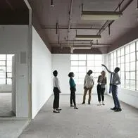 Puertas, ventanas, cocina y un baño son los elementos con los que se entrega un apartamento en obra gris.