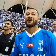 Neymar en la presentación con Al-Hilal, club que le dará numerosos lujos en su llegada.