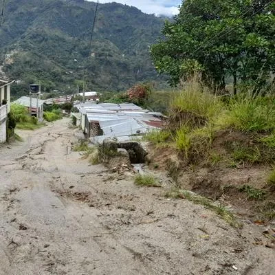 Campesinos se sienten engañados tras seis años de espera de obra