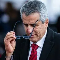 El ministro del Interior Luis Fernando Velasco salió a desmentir las especulaciones que han suscitado frente a posibles problemas de salud de Petro.