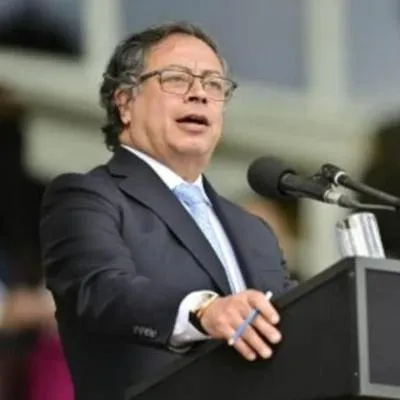 Gustavo PEtro, presidente de Colombia, que sugirió más impuestos exclusivos para la educación.