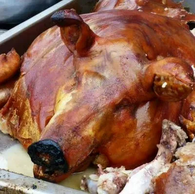 'Lechona Fest' en Bogotá en 90 restaurantes de cinco localidades de la capital, del 25 al 27 de agosto,