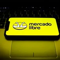 “Un pantalón viejo y sucio”: compró un iPhone 14 por Internet y le llegó sorpresa (maluca)