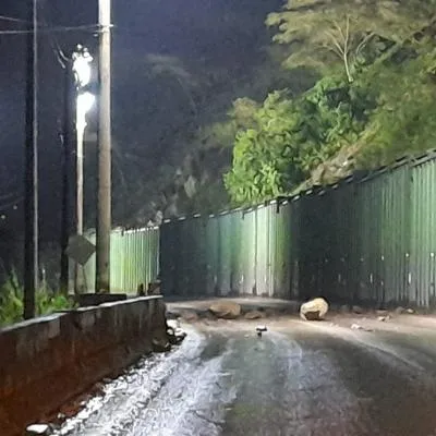 Vuelven a cerrar la vía al Llano por lluvias y amenaza de desprendimientos