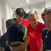 Pelea entre jugadores de América y policías en Barranquilla fue por un comparendo a Juan Camilo Portilla. 