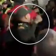 [Video] Policía le pegó por la espalda a jugador de América: esta es la prueba reina