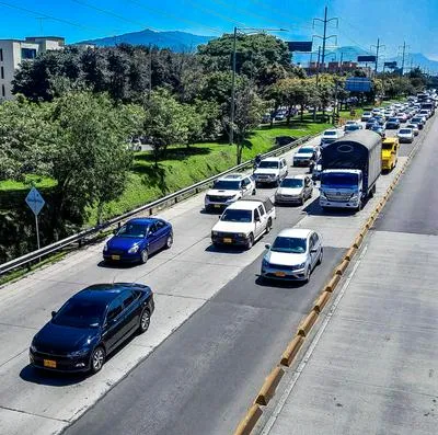 Aumentan vehículos con baja emisión de CO2 desde el año 2022 en Bogotá
