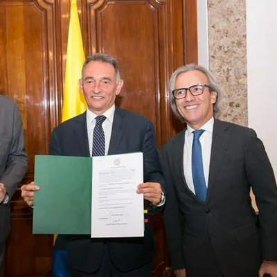 Gobierno Petro dio nacionalidad colombiana a exasesor de Farc en diálogos de paz