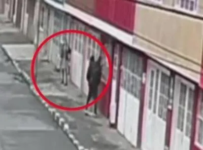 Estudiante se enfrenta a ladrón armado y evita robo.