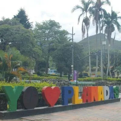 Planadas, Tolima, municipio donde más de 100 transportadores dejaron de trabajar por miedo a 'vacunas' que cobran delincuentes.