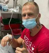 El 'influencer' Dominic Wolf, de Alemania y radicado en Colombia, fue hospitalizado y reveló qué problema de salud lo tiene mal.