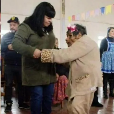 ¡Increíble! Doña Julia cumplió 123 años y aterra su vitalidad: hasta bailó en su fiesta 