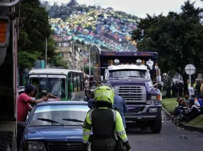 Carros en Bogotá. En relación con protesta.