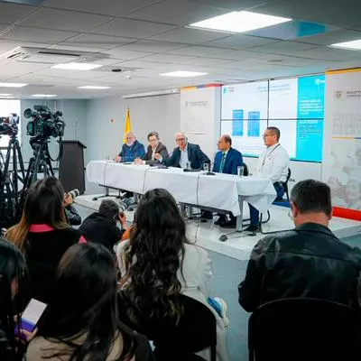 El ministro de Salud, Guillermo Jaramillo, le salió al paso a la crisis económica que están viviendo varias EPS. Dice que si hay dinero suficiente.