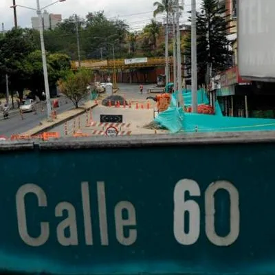 Se le siguen dando largas a la obra del puente de la calle 60