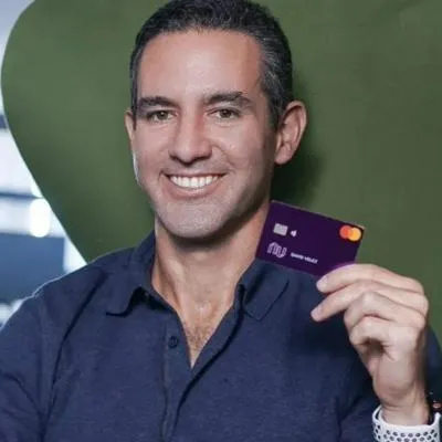 Conozca la historia detrás de David Vélez, dueño del banco Nubank, que inició todo con la compra de una vaca. Así nació el banco digital.