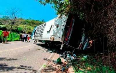 Bus que se estrelló en Santander.