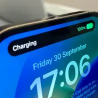 Apple advierte usuarios que cargan el celular en la noche y cerca a la cama; tenga cuidado