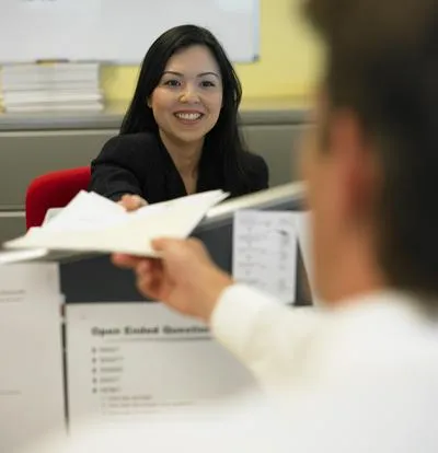 Ofertas laborales para docentes en Colombia: cómo aplicar, requisitos y sueldos