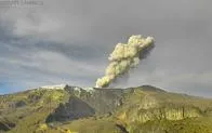 Volcán Nevado del Ruiz. En relación con cenizas en Manizales.