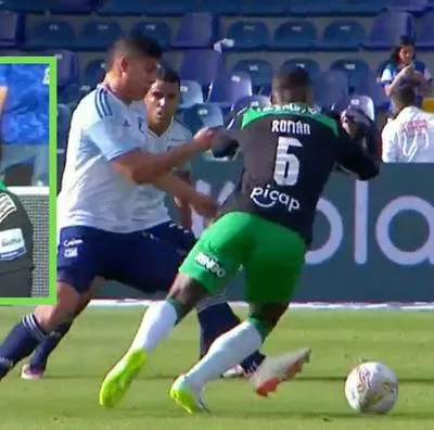 Andrés Román fue muy chiflado en el partido de este domingo en el estadio El Campín.
