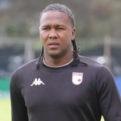 Hugo Rodallega continúa lesionado y ya habría fecha de regreso con Santa Fe, pero se perderá decisivos duelos. Acá, los detalles.