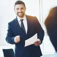 En la última semana de agosto de 2023, en Bogotá, lanzan 30.000 ofertas de empleo, concentradas en el sector de servicios, construcción y más.