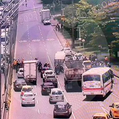 Autopista Norte en Medellín, donde hay bloqueos por manifestaciones de transportadores.