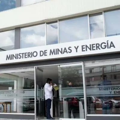 Ministerio de Minas y Energía, al que dos altos directores renunciaron.