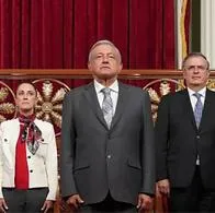 AMLO felicita a 'corcholatas' de Morena; arrancan encuestas internas