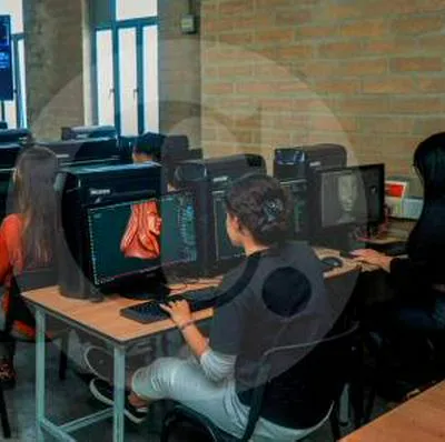 Jóvenes apasionados por los videojuegos podrán cursar diferentes programas académicos en universidades de Medellín, donde hay este tipo de carreras.