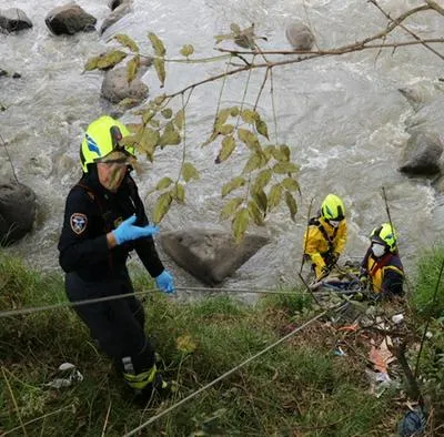 Rescataron otro cuerpo de un joven, flotaba en el río Pasto