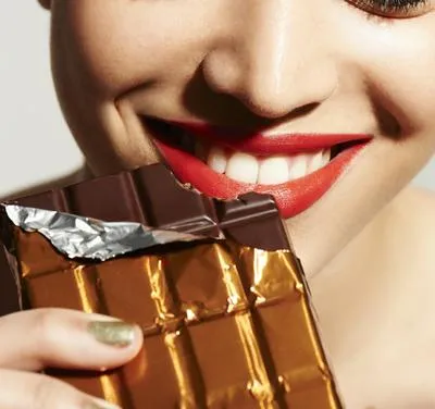 Comer chocolate negro es un beneficio para la salud mental y el cerebro
