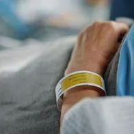El taxista que terminó con una cruceta en su cabeza permanece igual y médico no han podido hacer nada porque no saben qué tanto daño interno tengan.